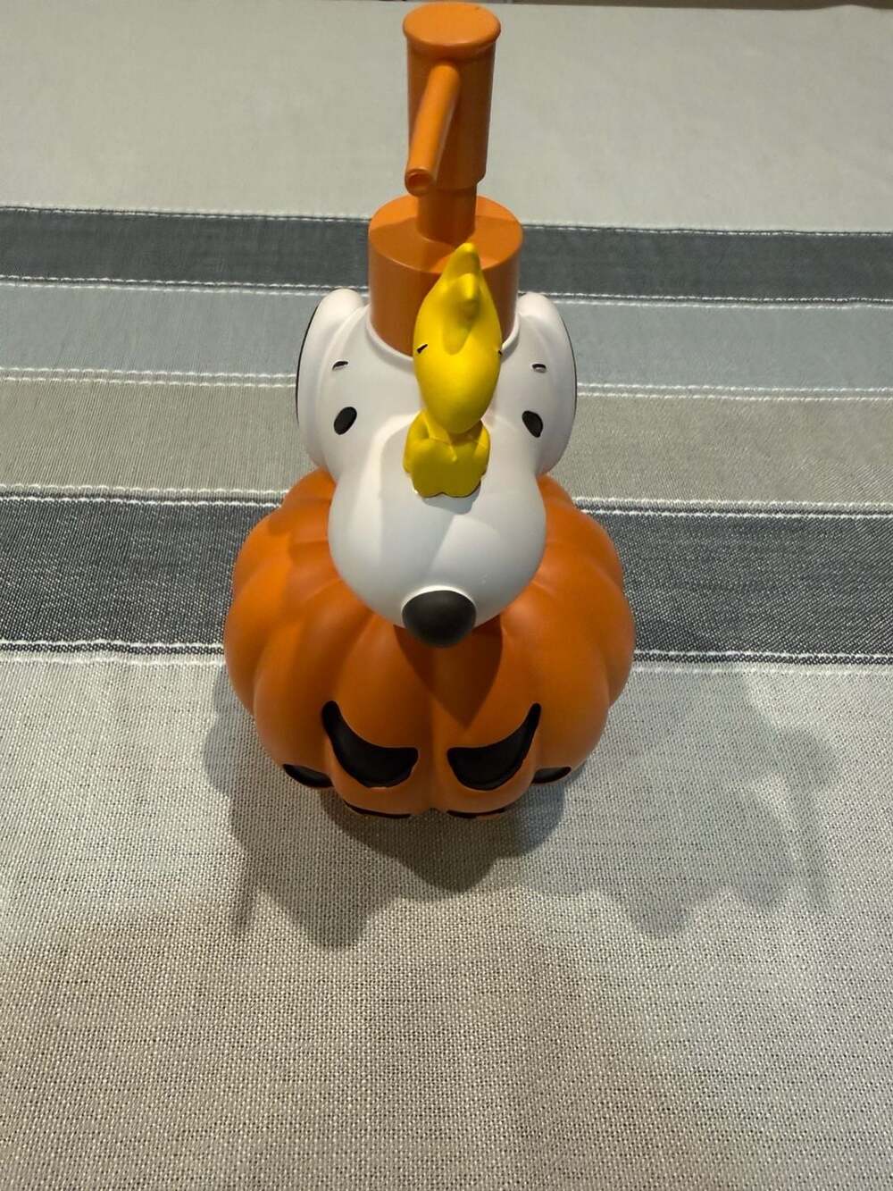 Peanuts Snoopy Woodstock Halloween Pumpkin Soap Dispenser